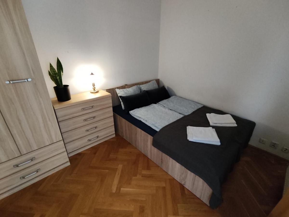 Classic Apartament Metro Kabaty Warschau Exterior foto